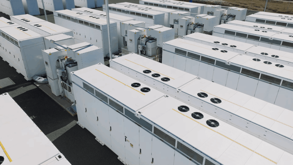 Containers in a battery storage